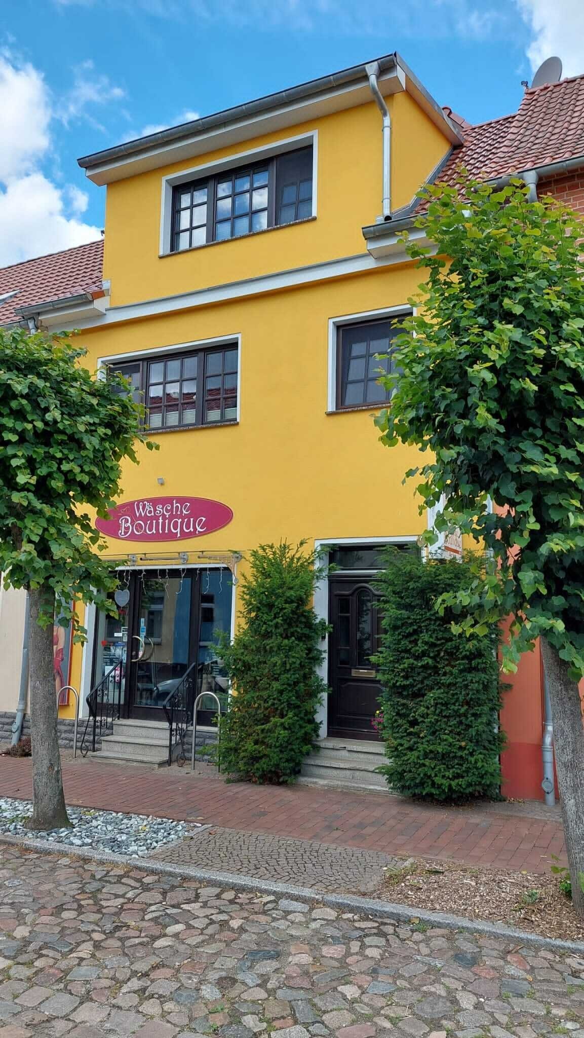 Exklusives Stadthaus mit Ladenlokal in guter Lage Exklusives Stadthaus mit Ladenlokal in guter Lage