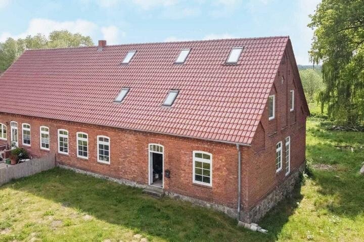 Backsteinhaus mit viel Platz und großem Grundstück Backsteinhaus mit viel Platz und großem Grundstück